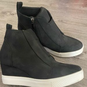 Black wedges sneakers